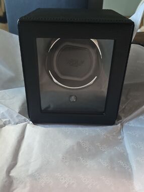 WOLF Black Leather Single Watch Winder with Viewing Window